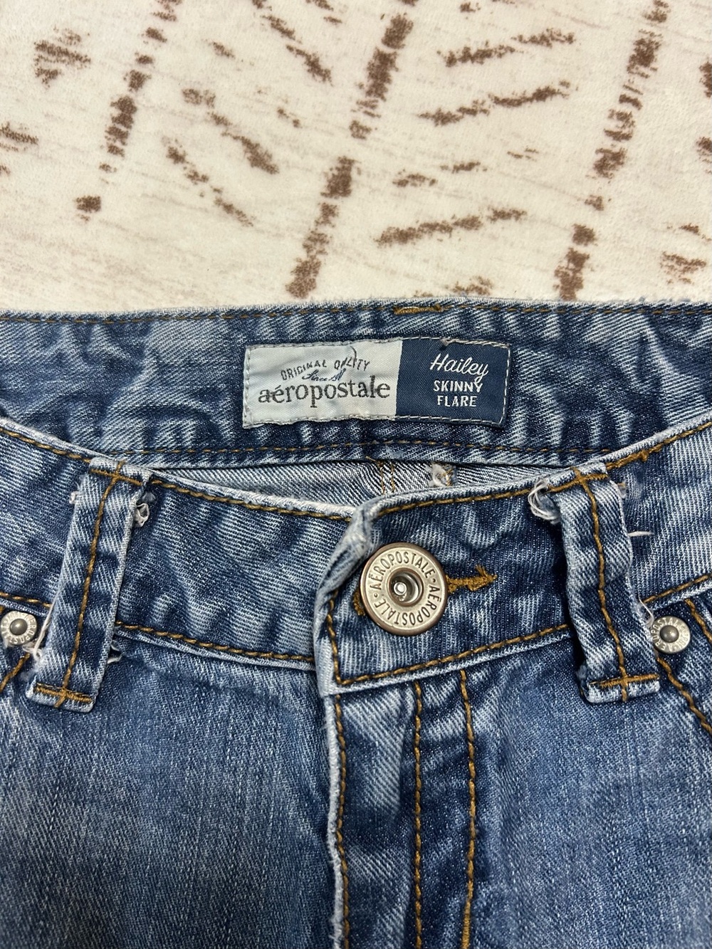 Aeropostale Hailey Flare Jeans Medium Wash Distressed Stretch Denim 7/8 Y2K - Picture 4 of 6